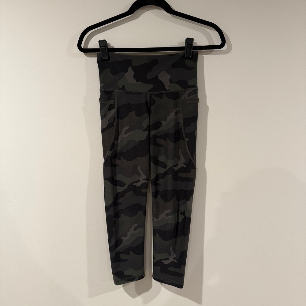 OLD NAVY Active Powersoft‎ Camo Print High Waisted Pocket Crop Leggings